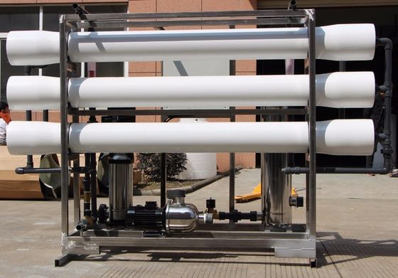 Installation de traitement de l'eau d'osmose d'inversion de 2000LPH 12600GPD