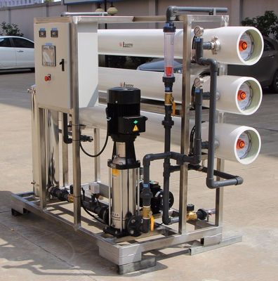 Installation de traitement de l'eau d'osmose d'inversion de 2000LPH 12600GPD