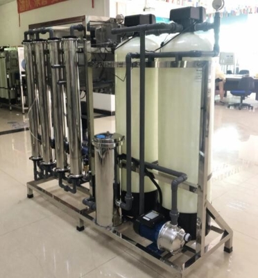 Système de traitement de l'eau d'osmose d'inversion de la CE de RO d'acier au carbone 1000l/H
