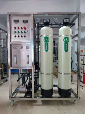 500L/H 1,7kW-380-415V 2x FRP réservoirs d'eau salée usine d'eau d'osmose inverse