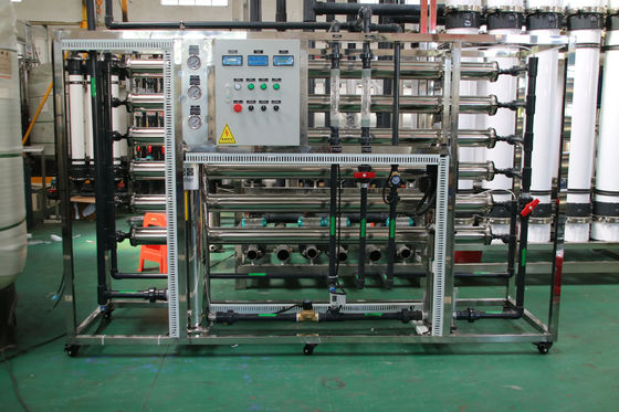 5TPH 7.4kW-380-415V 2xFRP réservoirs d'eau saumâtre usine d'osmose inverse