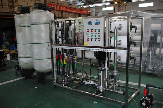 8TPH 14kW-380-415V 2xFRP réservoirs d'eau saumâtre usine d'osmose inverse