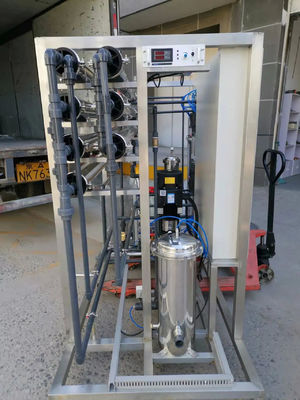 La machine à eau ultrapure 1500LPH peut produire de l'eau avec une résistivité de 18MΩ*Cm
