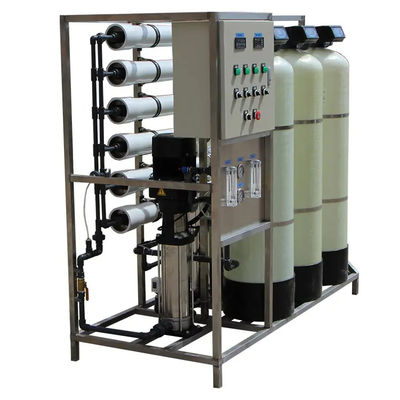 1.5TPH 3xFRP réservoirs 160*85*170cm usine d'eau à osmose inverse pour l'industrie
