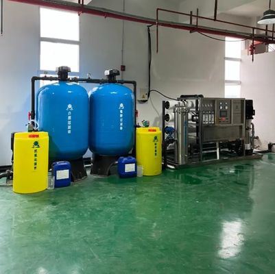 4TPH FRP réservoirs d'eau saumâtre usine d'eau par osmose inverse pour puits de forage
