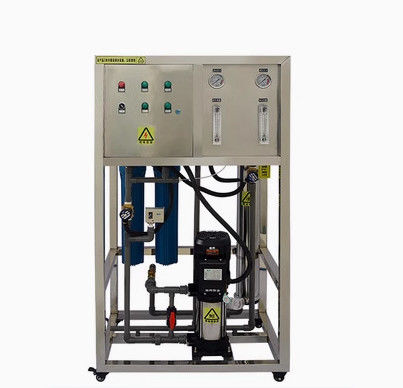 Une installation d'eau d'osmose inverse à l'eau saumâtre 250L/h 1600 GPD