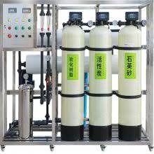 Système compact d'osmose inverse par eau saumâtre pour les besoins de purification de 250 L/h
