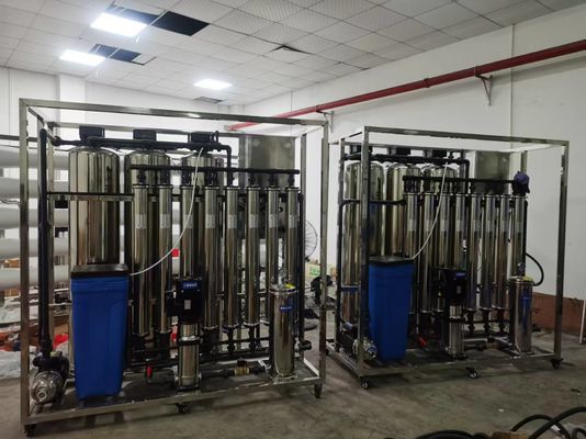 1.5TPH Usine d'osmose inverse à l'eau saumâtre SS304 Skid 3,0 kW Temps d'exécution rapide 1,7 kW-380-415 V Puissance d'installation du système