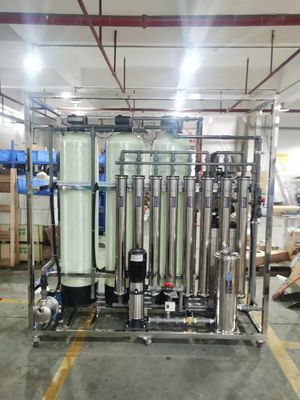 1.5TPH Usine d'osmose inverse à l'eau saumâtre SS304 Skid 3,0 kW Temps d'exécution rapide 1,7 kW-380-415 V Puissance d'installation du système