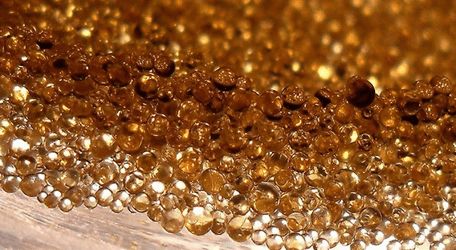 Résine échangeuse de cations acide fort DuPont™ AmberLite™ HPR1200 Na avec une capacité d'échange totale ≥ 2,0 éq/L et une capacité de rétention d'eau de 43,0–50,0 % pour l'adoucissement de l'eau industrielle