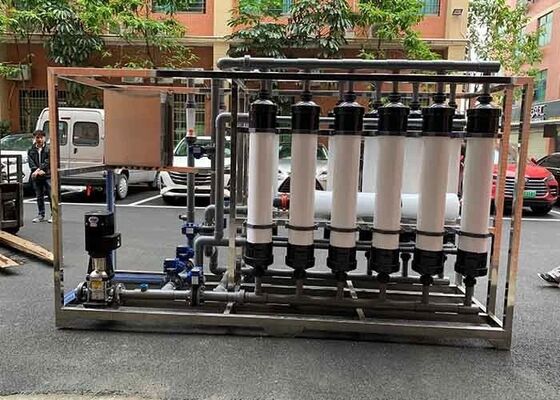 Le système d'ultrafiltration de 20 TPH est compact et idéal pour les applications industrielles de taille moyenne.